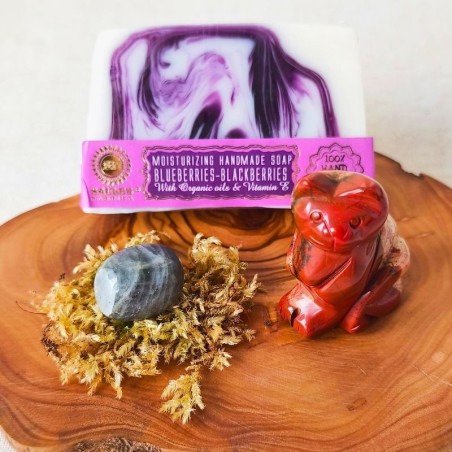 Coffret Totem Chat protecteur – Jaspe rouge, Labradorite et savon Myrtille-Mûre