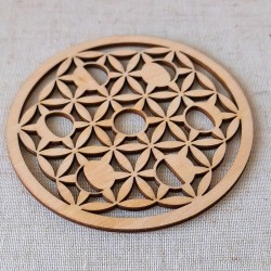 plaque en bois de tilleul gravée Fleur de Vie et phases lunaires