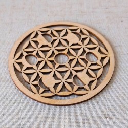 plaque en bois de tilleul gravée Fleur de Vie et phases lunaires 2