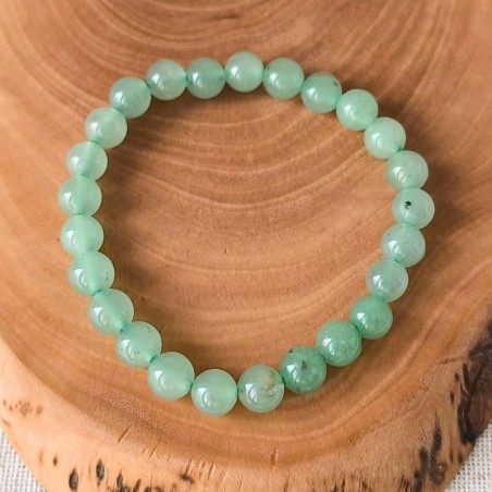 L’Aventurine verte, aux reflets doux et lumineux, est une pierre de chance et d’équilibre