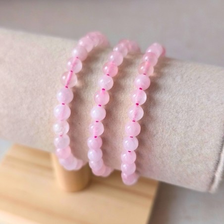 Le Quartz rose accompagne les enfants avec douceur et bienveillance.