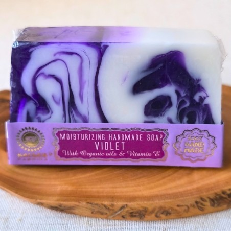 Savon artisanal violette, naturel et délicat