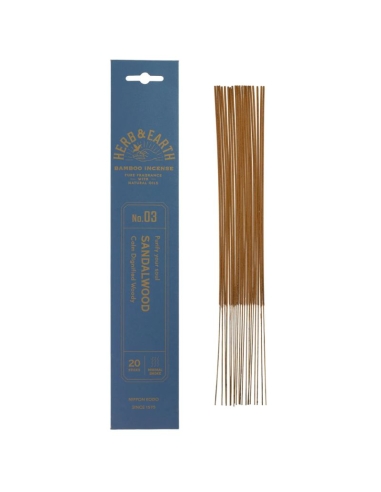 Un encens doux et boisé, aux notes chaleureuses de santal.