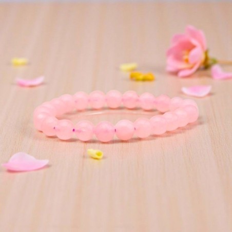 Pierre de douceur et d’amour, le Quartz rose réconforte le cœur et apaise les émotions.