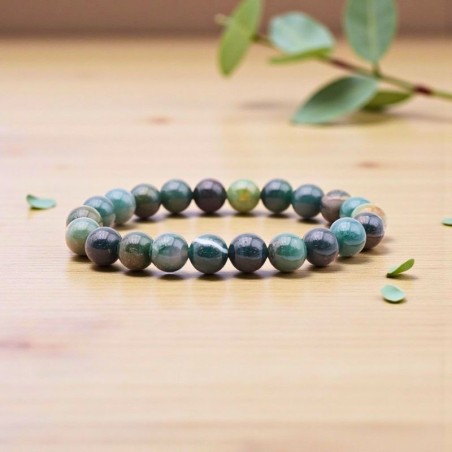 Pierre d’harmonie et de renouveau, l’Agate mousse relie à la nature et apaise les émotions.