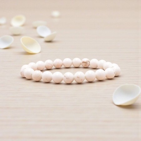 Bracelet en Magnésite naturelle révélant l'élégance sobre de cette pierre naturelle