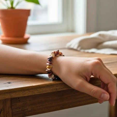 Un bijou éthique et inspirant, à offrir comme un soutien précieux.