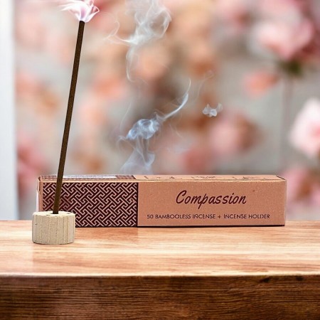 Un encens boisé et mousseux, à la senteur de sous-bois.