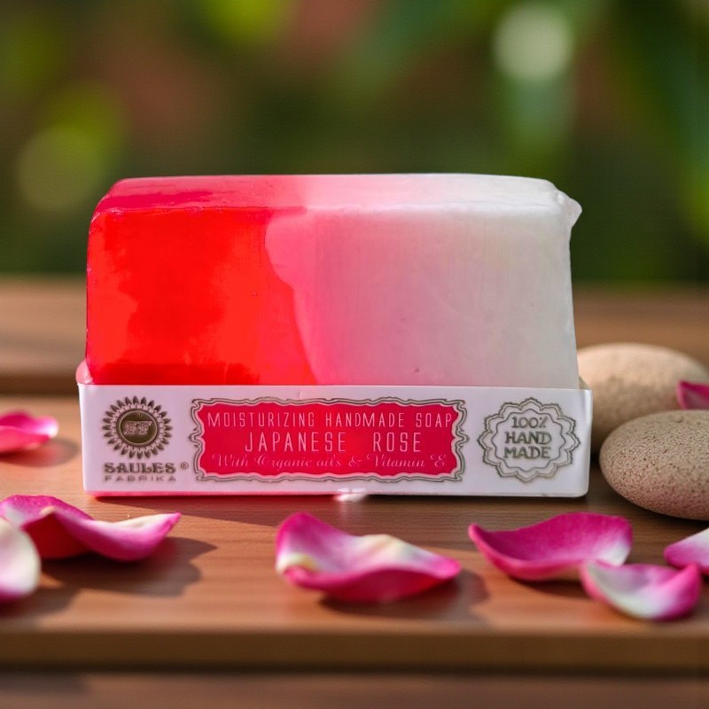 Savon artisanal Rose du Japon, naturel, délicatement parfumé à la rose.