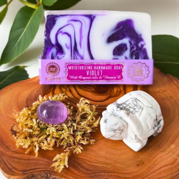 Totem Tortue Calme et Sérénité – Howlite blanche, Améthyste et savon Violette