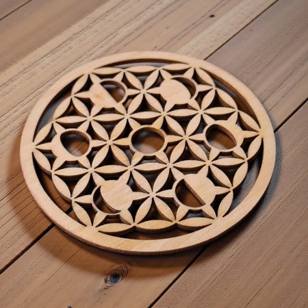 Plaque de rechargement en bois de tilleul gravée Fleur de Vie et phases lunaires 2