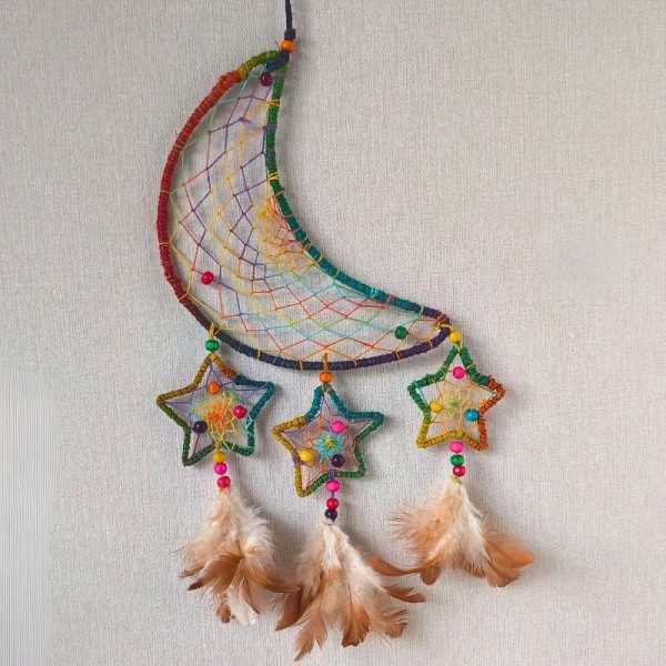 Grand attrape-rêves Lune et Étoiles tissé à la main au Népal.