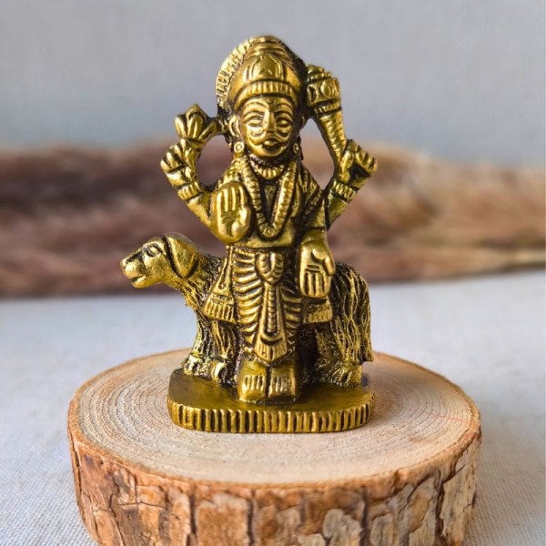 Shani, figure de constance et de sagesse, façonné à la main en Inde.