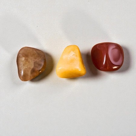 Un trio lumineux de pierres roulées pour réveiller l’énergie, cultiver la joie