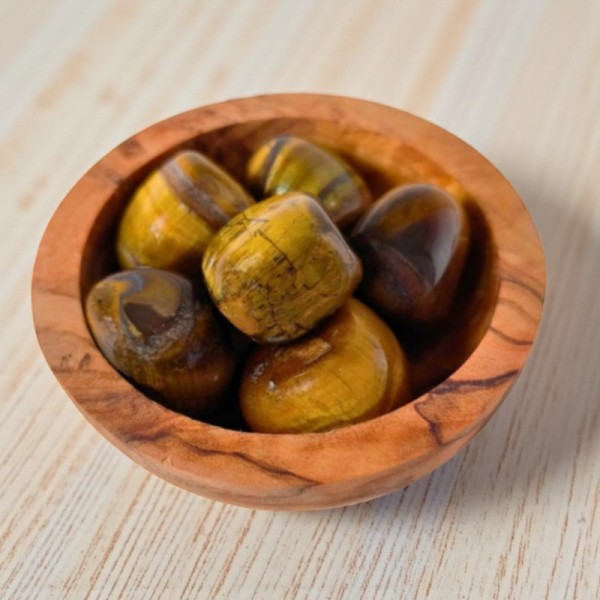 Œil de Tigre – Pierre de confiance et de courage, elle soutient l’assurance, la détermination et la clarté dans l’action.