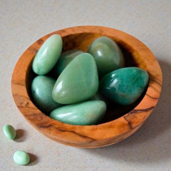 Aventurine verte, pierre douce et équilibrante, idéale pour accompagner un nouveau départ en toute sérénité.