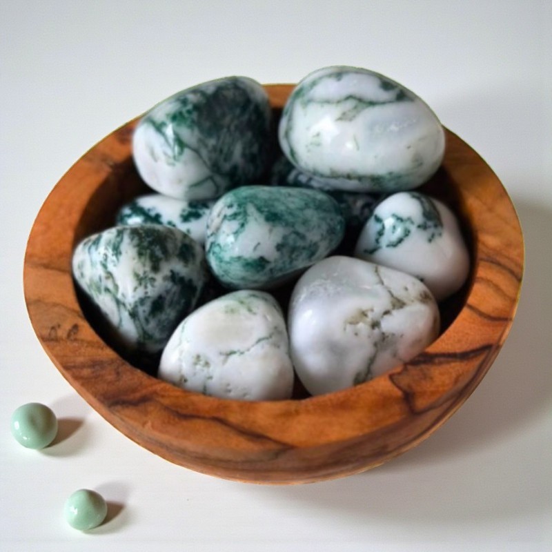 Pierre roulée en agate arbre, issue d'une filière éthique en Inde