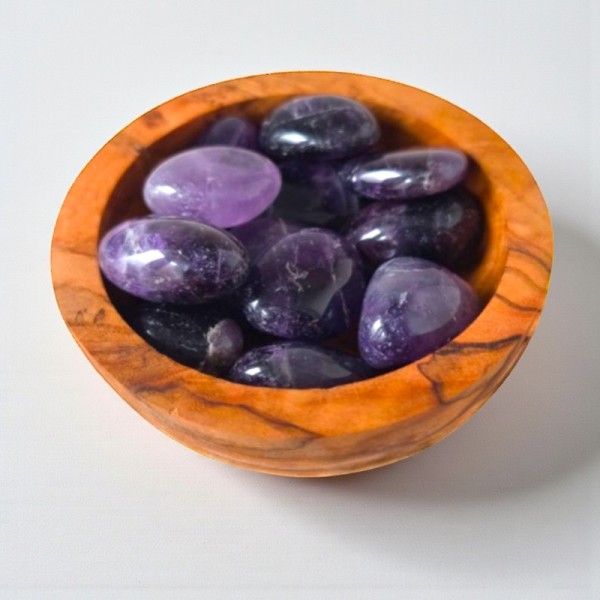 Pierre roulée en améthyste, pierre de sérénité et d'intuition