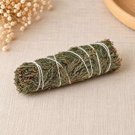 Smudge artisanal de cèdre pour la fumigation