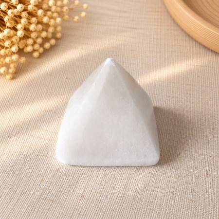 Pyramide en Sélénite naturelle du Maroc – 8 cm