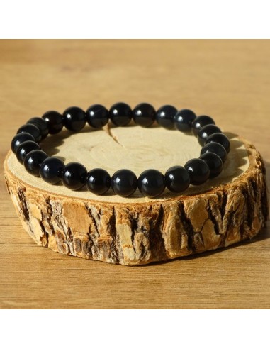 Un bracelet en Onyx naturel, pierre de force intérieure et de centrage profond.