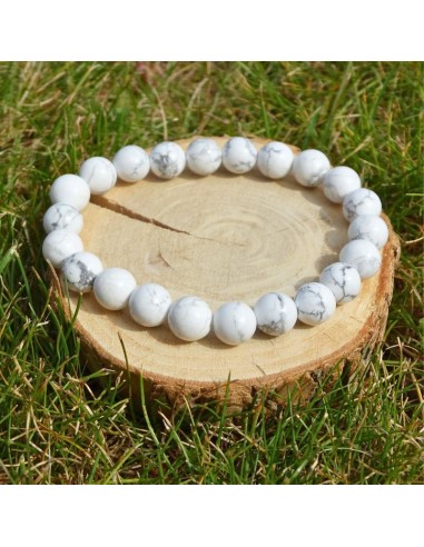 Un bracelet en Howlite blanche naturelle, pierre d’apaisement et de recentrage.