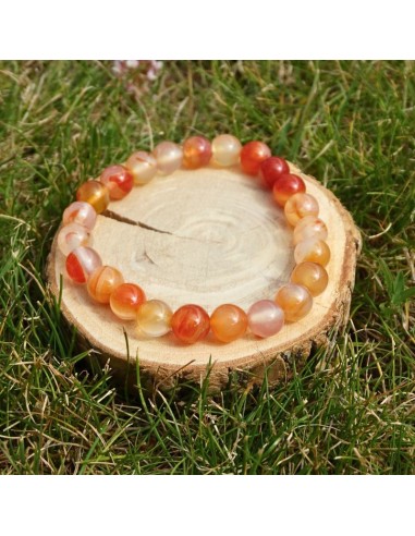 Un bracelet en Cornaline naturelle, pierre d’énergie vitale et de joie active.