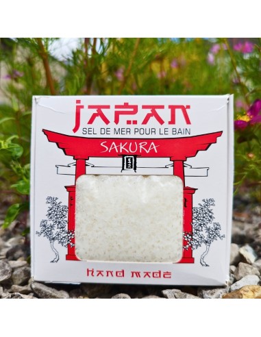 Un sel de bain naturel à la fleur de cerisier.