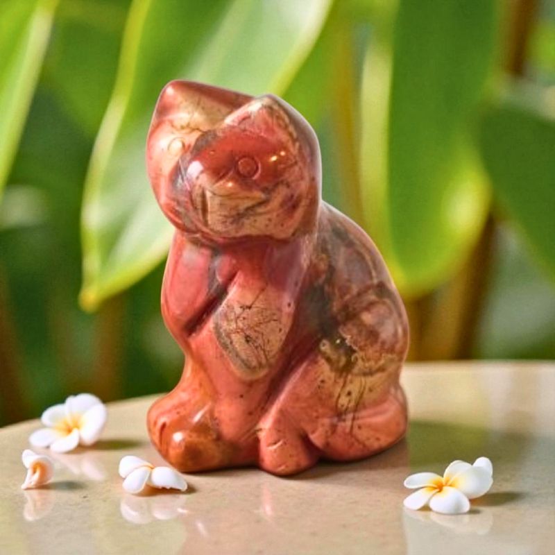 Chat sculpt&eacute; en Jaspe rouge, pierre naturelle et &eacute;thique